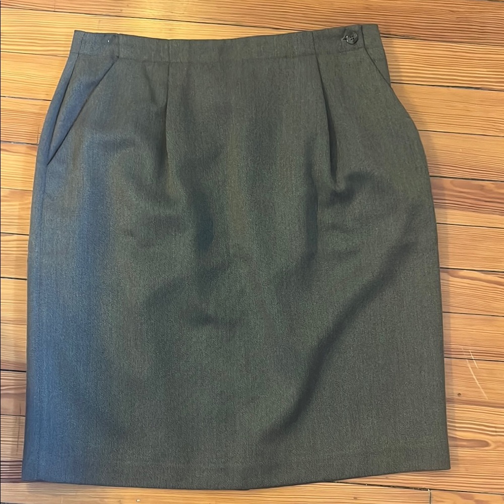 Chaus Gray Pleated Pencil Midi Skirt